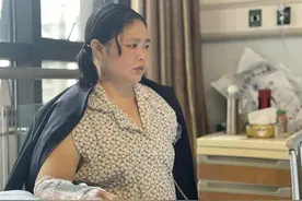 女子飞身从车轮下救出幼童，自己却失去左臂，丈夫：已做三次手术图片