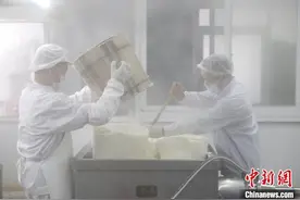 “中国年糕之乡”见闻：新米制作销量旺 花式新品拓市场图片