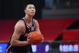 易建联CBA生涯出战625场 得分12781分历史第2 篮板6159个历史第1图片