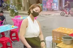 对话 | 东莞湖北籍“炒粉姐”火出圈：穿着精致是生活态度图片