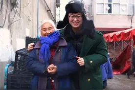 90后小伙进村“蹭饭”走红，身在异乡子女争相邀请上门代看父母图片