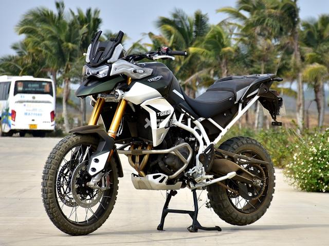 看了电控配置全拉满的凯旋Tiger 1200 水鸟野驴都不香了