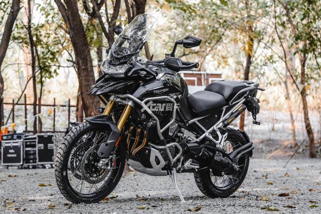 看了电控配置全拉满的凯旋Tiger 1200 水鸟野驴都不香了