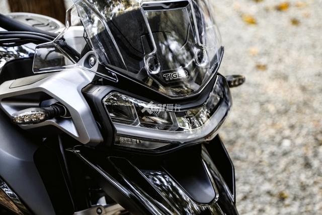 看了电控配置全拉满的凯旋Tiger 1200 水鸟野驴都不香了