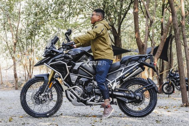 看了电控配置全拉满的凯旋Tiger 1200 水鸟野驴都不香了