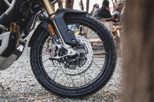 看了电控配置全拉满的凯旋Tiger 1200 水鸟野驴都不香了