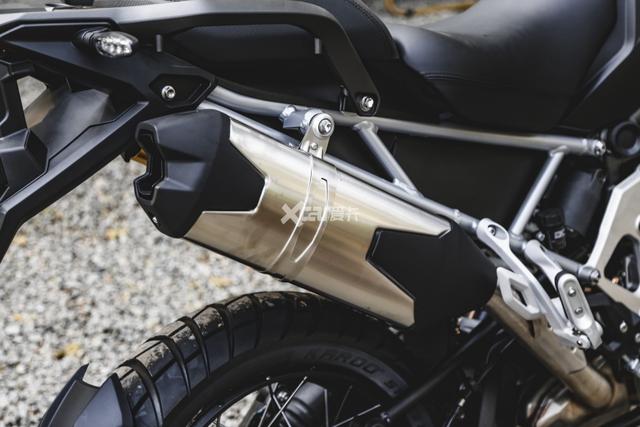 看了电控配置全拉满的凯旋Tiger 1200 水鸟野驴都不香了