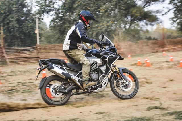 看了电控配置全拉满的凯旋Tiger 1200 水鸟野驴都不香了