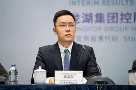 地产“创一代”退隐江湖，接班人难题如何解决？|深读图片