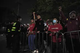 首次坐镇中超主场 成都蓉城6:0轻取河北图片