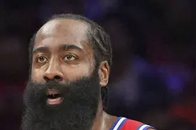 哈登右脚肌腱拉伤预计缺阵一个月图片