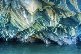 男子开房车带狗到阿根廷旅行，进洞穴禁区被落冰击中身亡图片