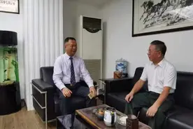 不待扬鞭自奋蹄——小记老兵冯俊廷图片