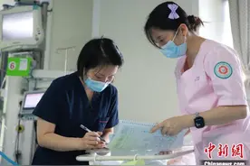 浙江联体婴“分离”后续：16年前的早产儿为其爱心接力图片