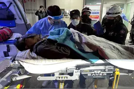 早安·世界｜韩国两矿工被困井下，靠速溶咖啡粉撑下来图片