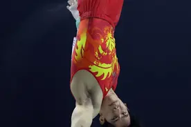 体操——世锦赛：张博恒获男子单杠第五名图片