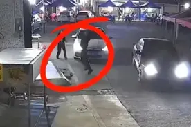 广东肇庆一男子徒手接3楼坠落男孩，男孩获救无大碍视频封面