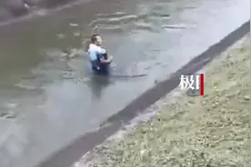 年幼姐弟玩耍落水被热心男子及时救起，家长登门致谢图片