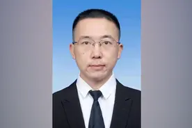 “90后”北大选调生钟方玖履新江西丰城市副市长图片