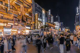 靠着洗脚城，长沙笼络了年轻人的心图片