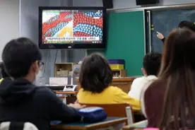 韩国校园被曝正流行“梨泰院游戏”，“消费”踩踏事故惨剧引人担忧图片