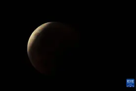 今晚看月亮图片