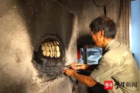 “非遗草炉烧饼”，两代人已坚守80多年，现在面临一个严峻的问题：秸秆难找图片