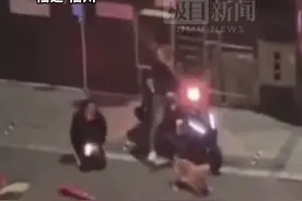 女子凌晨跪地大哭“谁偷了我的外卖”，官方：非封控小区，正调查处理图片