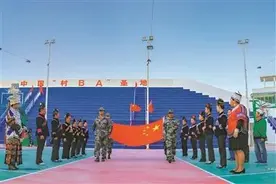 贵州省台江县火了乡村篮球赛，红了苗乡护旗队图片
