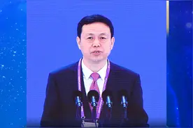海报丨中国移动通信集团有限公司董事长杨杰：信息和能量为数字经济发展提供强劲引擎图片