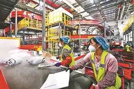 快递物流分拣忙图片