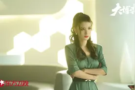 老板娘张萌亲自“营业”：周梅森老师的剧本只看一遍是看不懂的图片