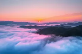 深秋重渡沟！层林尽染生仙境，秋意盛景入画来图片