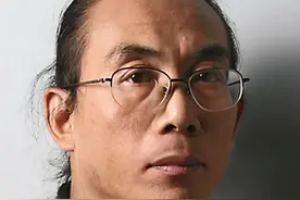《让世界充满爱》《同一首歌》的歌词都出自他手图片