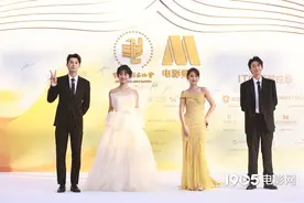 “杉菜道明寺”同台亮相金鸡红毯 王鹤棣俏皮比耶图片