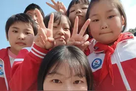 回到梦开始的地方，将爱心延绵传递，女教师重返大山里的母校放飞梦想图片