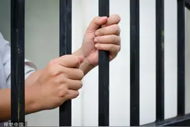 为哄爸妈开心，男子伪造200万元存单，结果扎心了图片