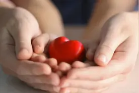 网友建议收养子女数匹配三孩政策，民政部答复图片