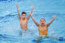 全国花样游泳锦标赛：北京体彩队混双夺冠图片