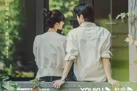 《偷偷藏不住》曝杀青海报 赵露思陈哲远甜蜜对视图片
