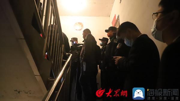 烛光下的感人故事