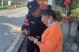 诈骗分子冒充“公检法”民警紧急劝阻村民止损15万余元图片