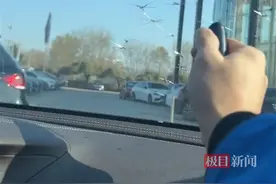 男子拿自家奔驰车测试破窗器：前挡风被击碎，换玻璃花了8366元图片