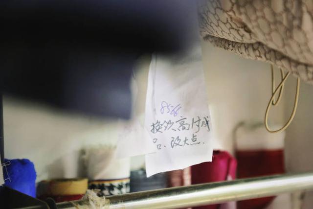 取名“温馨”确实温馨，从“工厂爱情”到20年夫妻店，杭州羽绒服定制小店的爱情故事