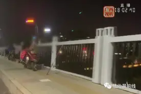 看着都疼！南宁一女子夜游邕江，被暗藏鱼钩划伤图片