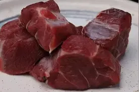 便宜的肥牛卷，到底是不是真牛肉？能放心吃吗？这些常见的涮火锅配菜，劝你还是少吃图片