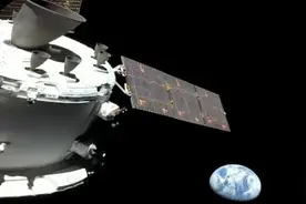 NASA发布绕月拍地球影像，距上次拍摄已过50年图片