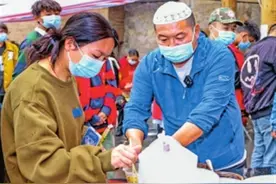 感动震区的“拉面哥”走了，但温暖的爱心一定会传递下去图片