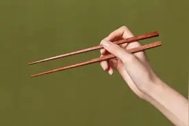 筷子用久竟然会致癌？这3点，你一定要知道图片