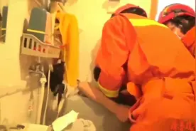 果然视频｜12岁男孩身卡洗衣机，消防出手图片